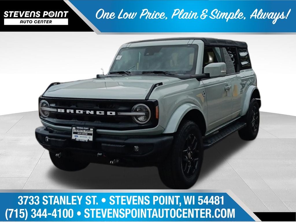 2022 Ford Bronco Outer Banks in Cactus Gray — front three-quarter view